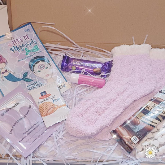Girls Self-Care Gift Box – Cosy Treats & Pampering! Perfect for a Birthday Gift