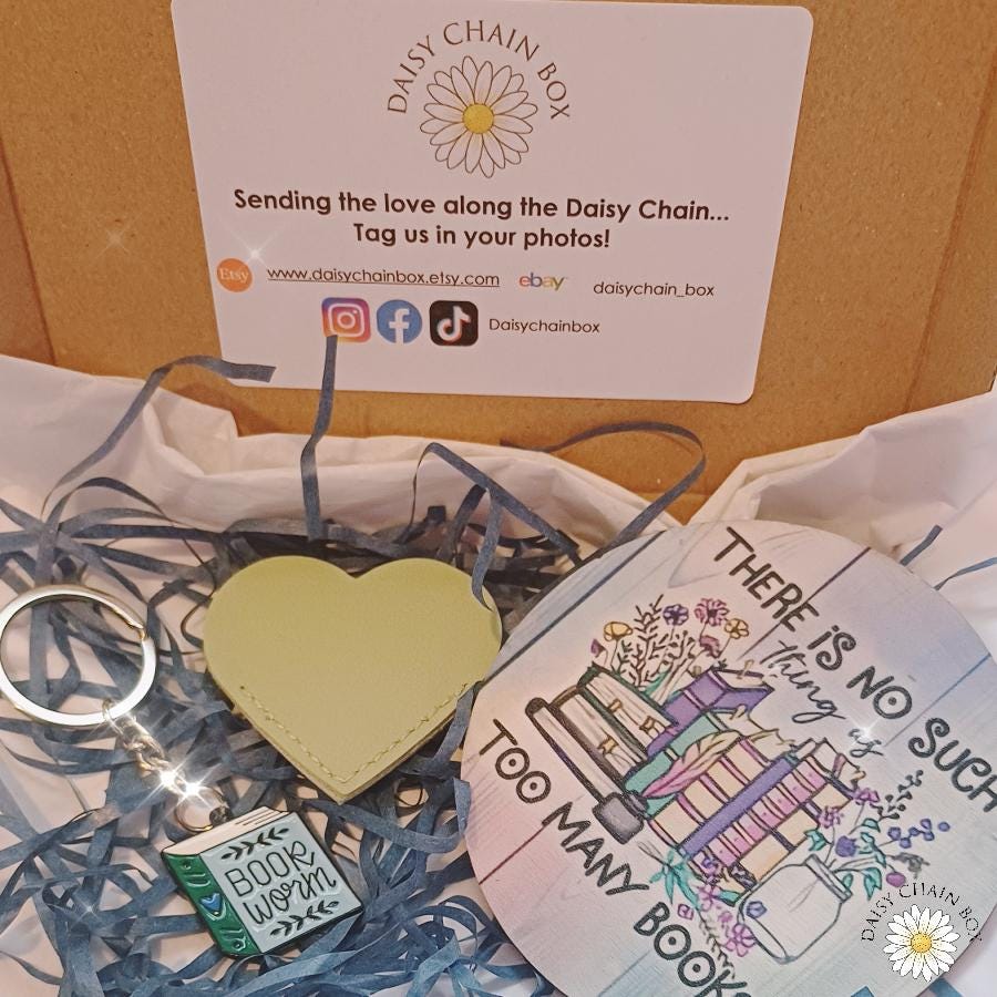 Book Gift Set – A Thoughtful Gift for Book Lovers |Birthday, Reader’s Treat, Thinking of You, Thank You (Free UK Delivery!)