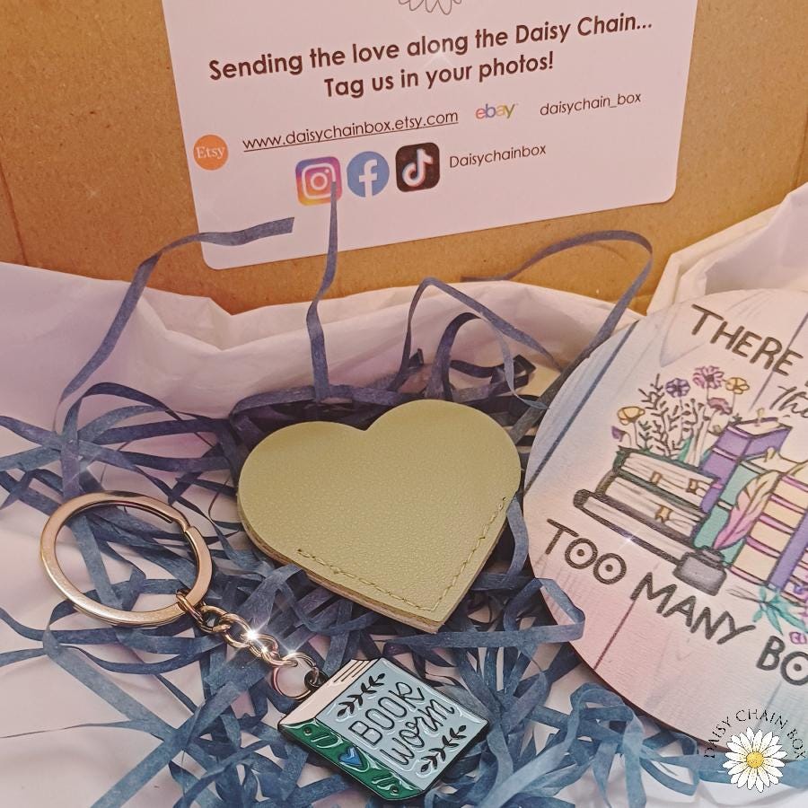 Book Gift Set – A Thoughtful Gift for Book Lovers |Birthday, Reader’s Treat, Thinking of You, Thank You (Free UK Delivery!)