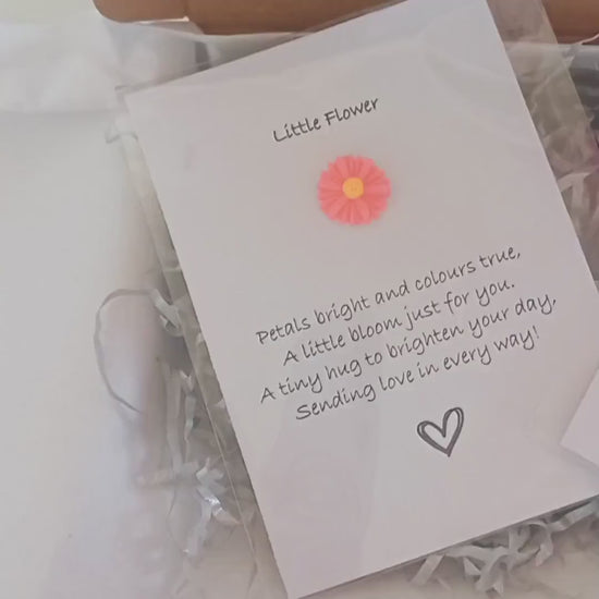 Flower Pocket Hug – Mini Keepsake Token, Thinking of You Gift, Letterbox Hug, Cheer Up Present, Hug in the Post, Small Gift for Her