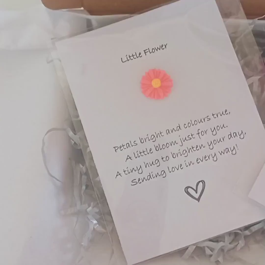 Flower Pocket Hug – Mini Keepsake Token, Thinking of You Gift, Letterbox Hug, Cheer Up Present, Hug in the Post, Small Gift for Her